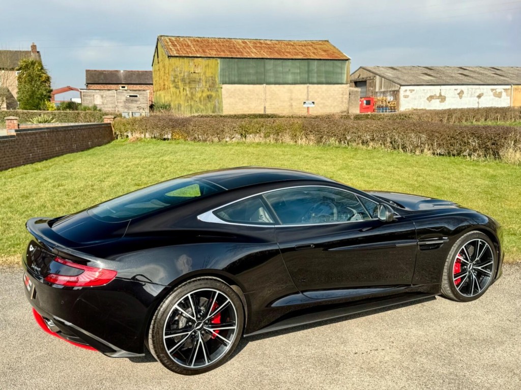 ASTON MARTIN VANQUISH