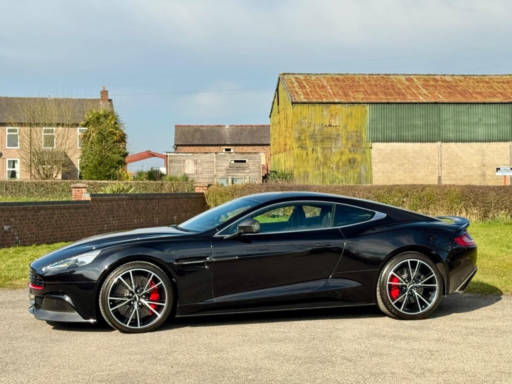 ASTON MARTIN VANQUISH