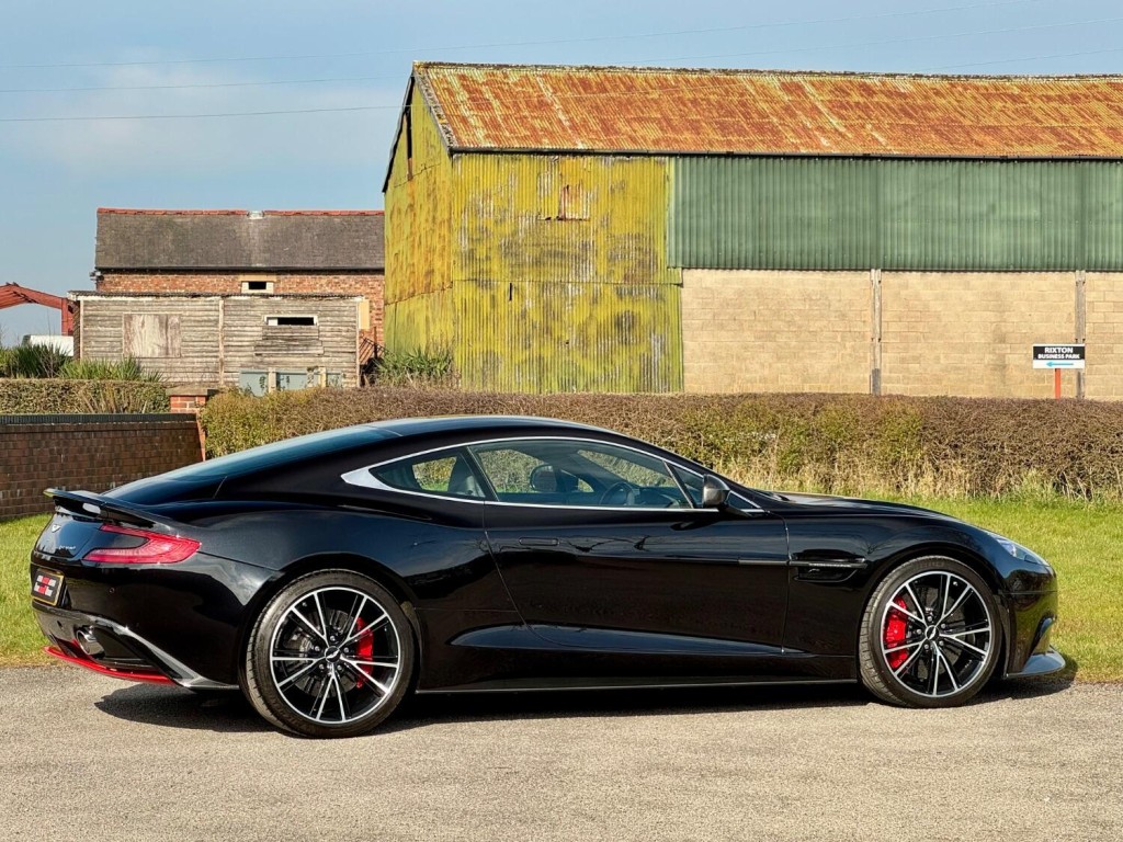 ASTON MARTIN VANQUISH