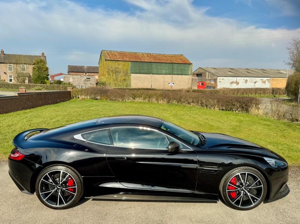 ASTON MARTIN VANQUISH