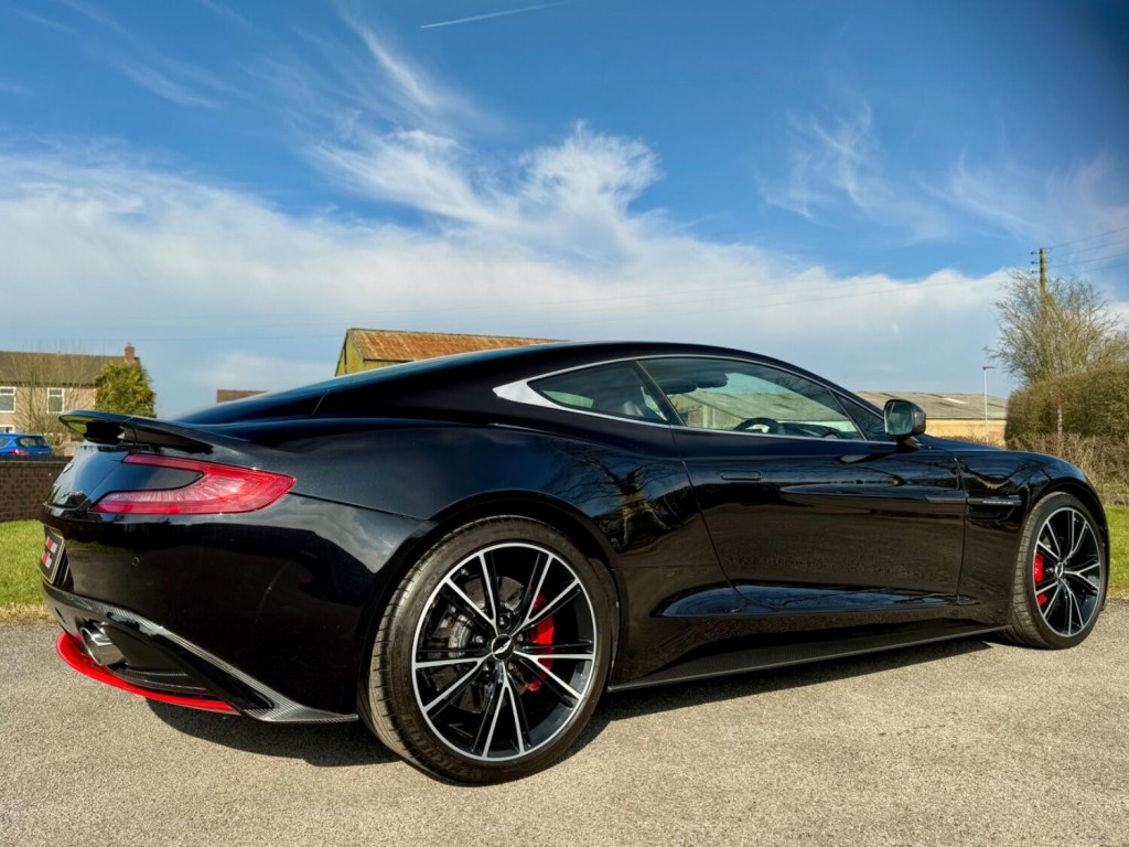 ASTON MARTIN VANQUISH