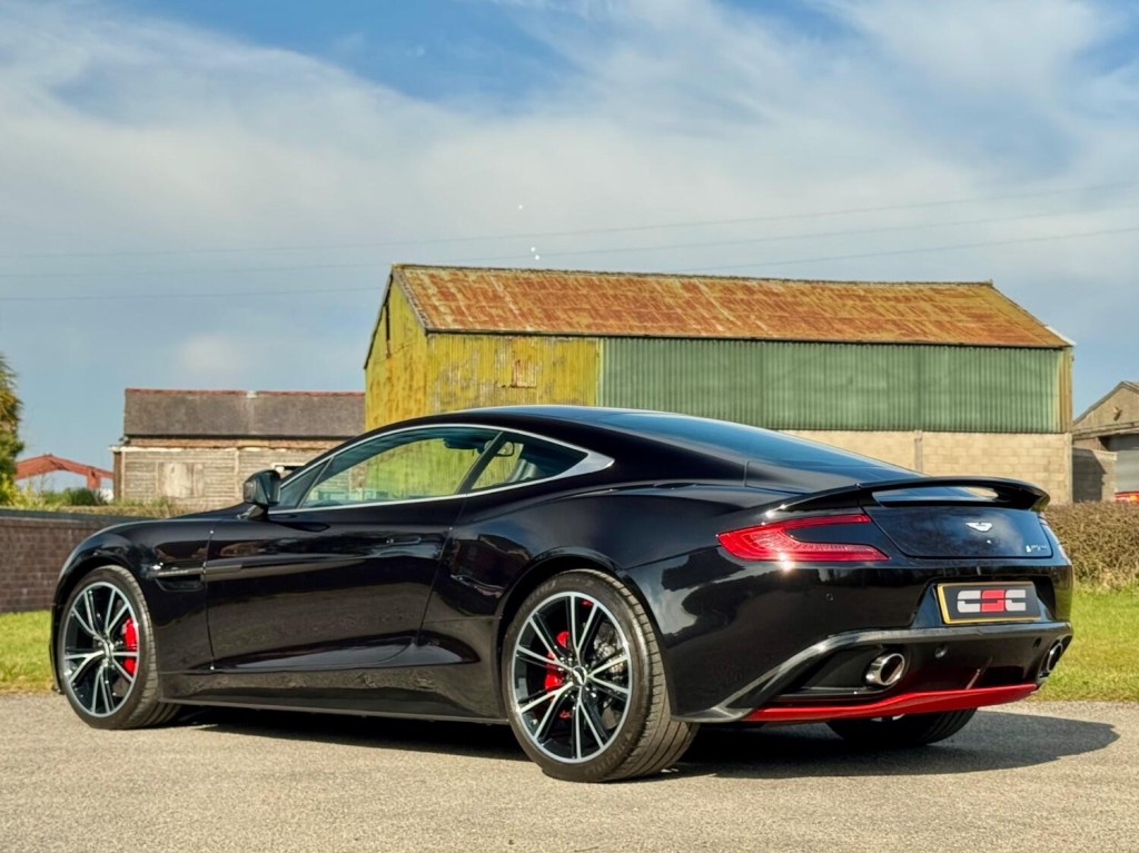 ASTON MARTIN VANQUISH