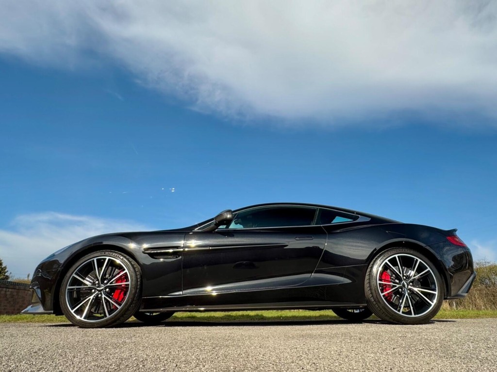ASTON MARTIN VANQUISH