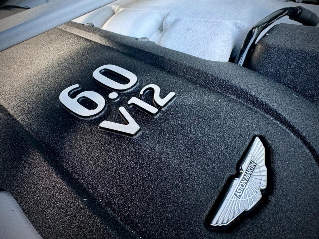 ASTON MARTIN VANQUISH