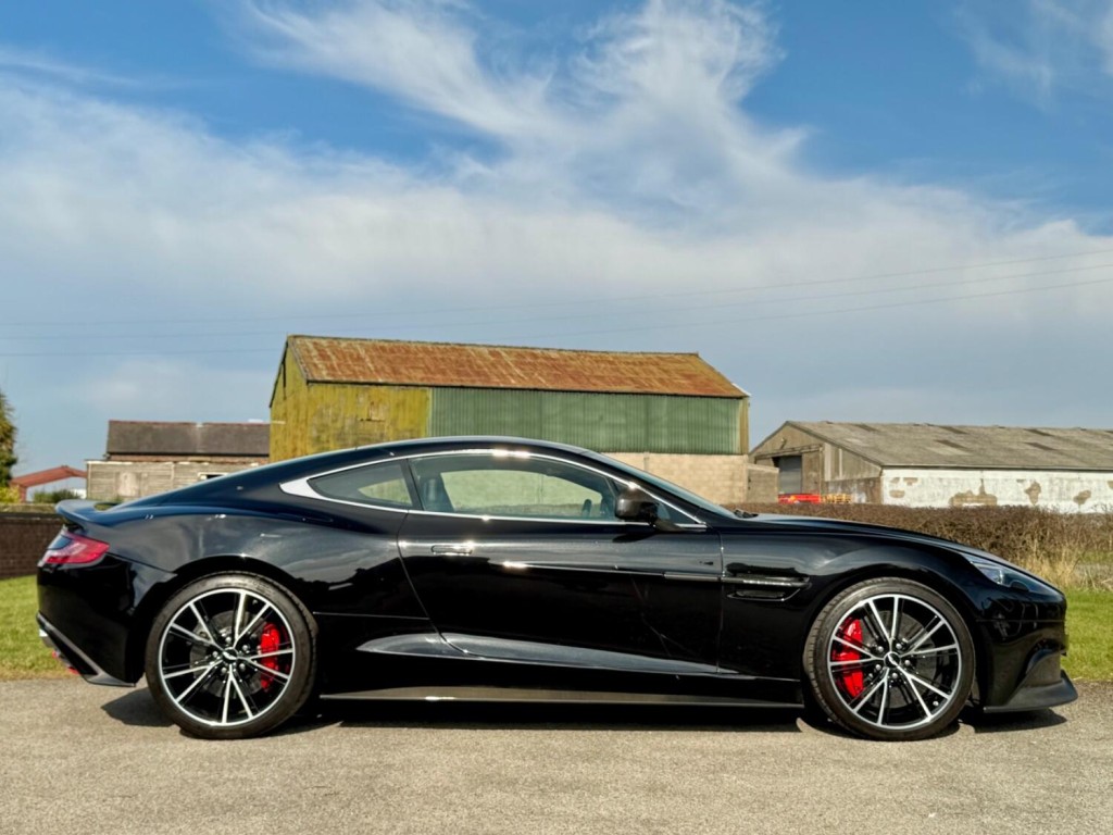 ASTON MARTIN VANQUISH