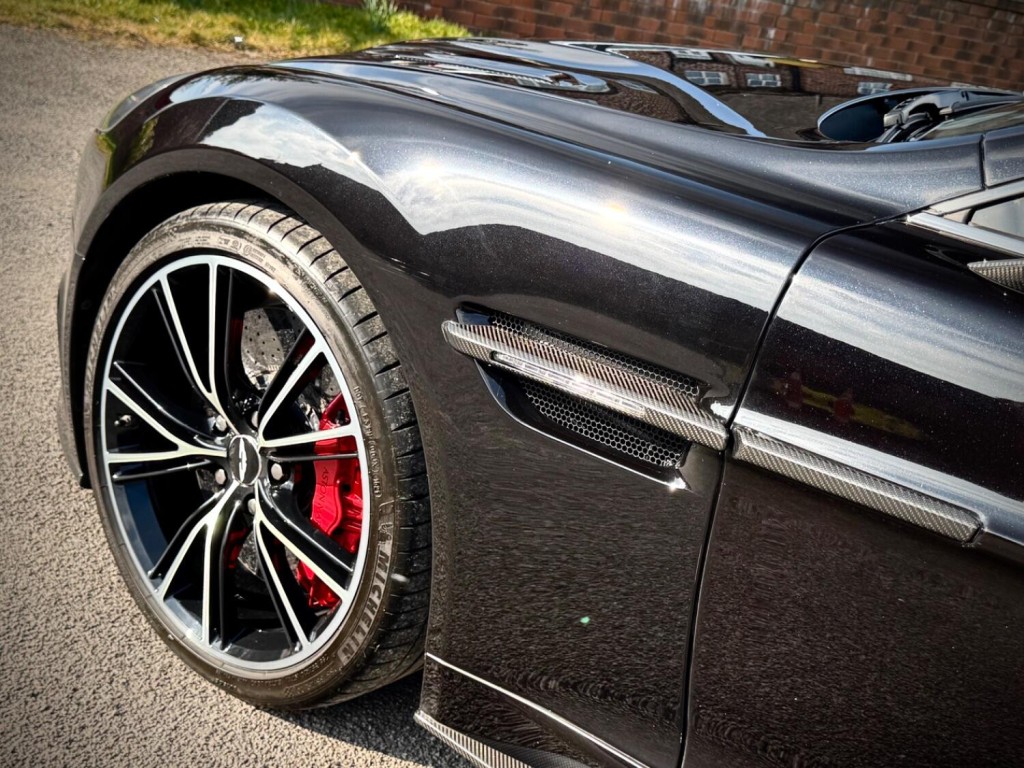 ASTON MARTIN VANQUISH