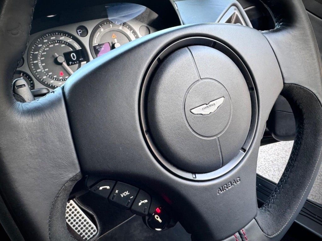 ASTON MARTIN VANQUISH