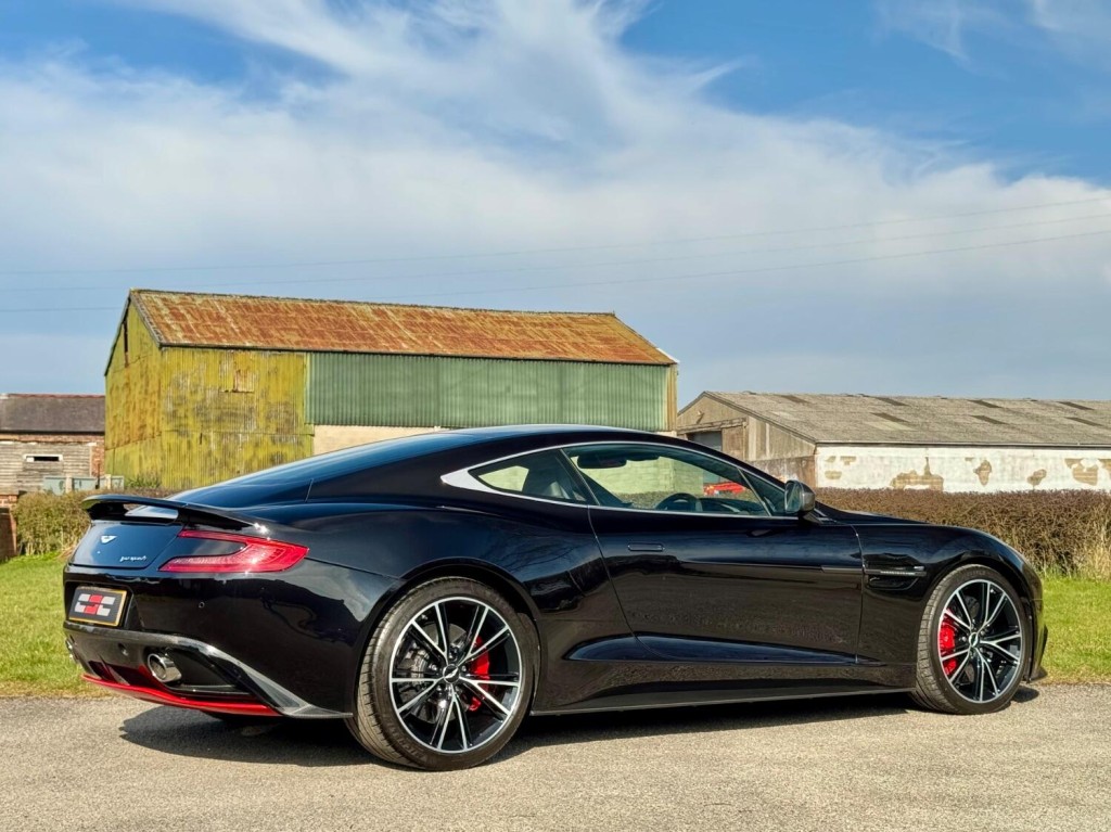 ASTON MARTIN VANQUISH