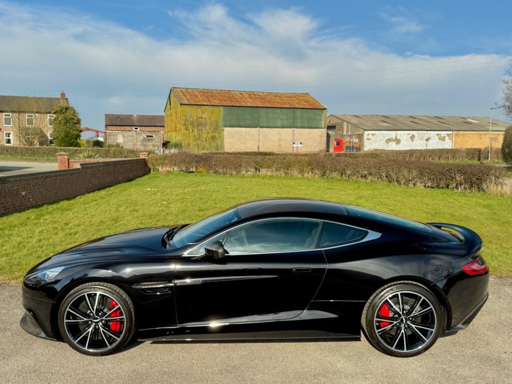 ASTON MARTIN VANQUISH