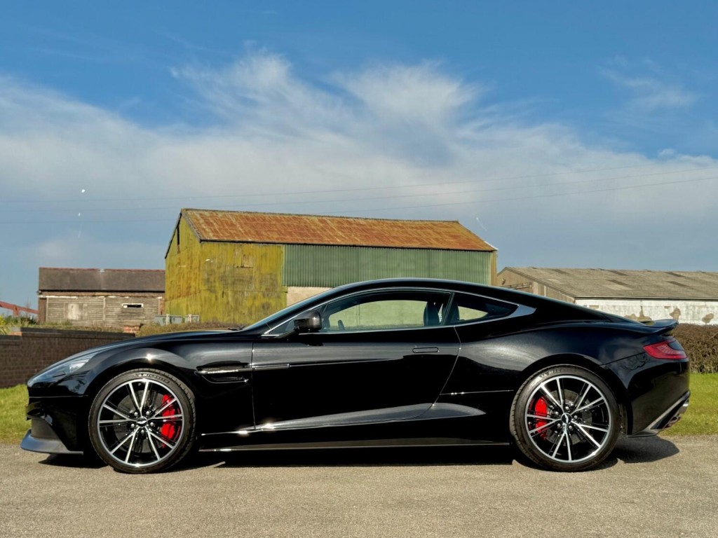 ASTON MARTIN VANQUISH