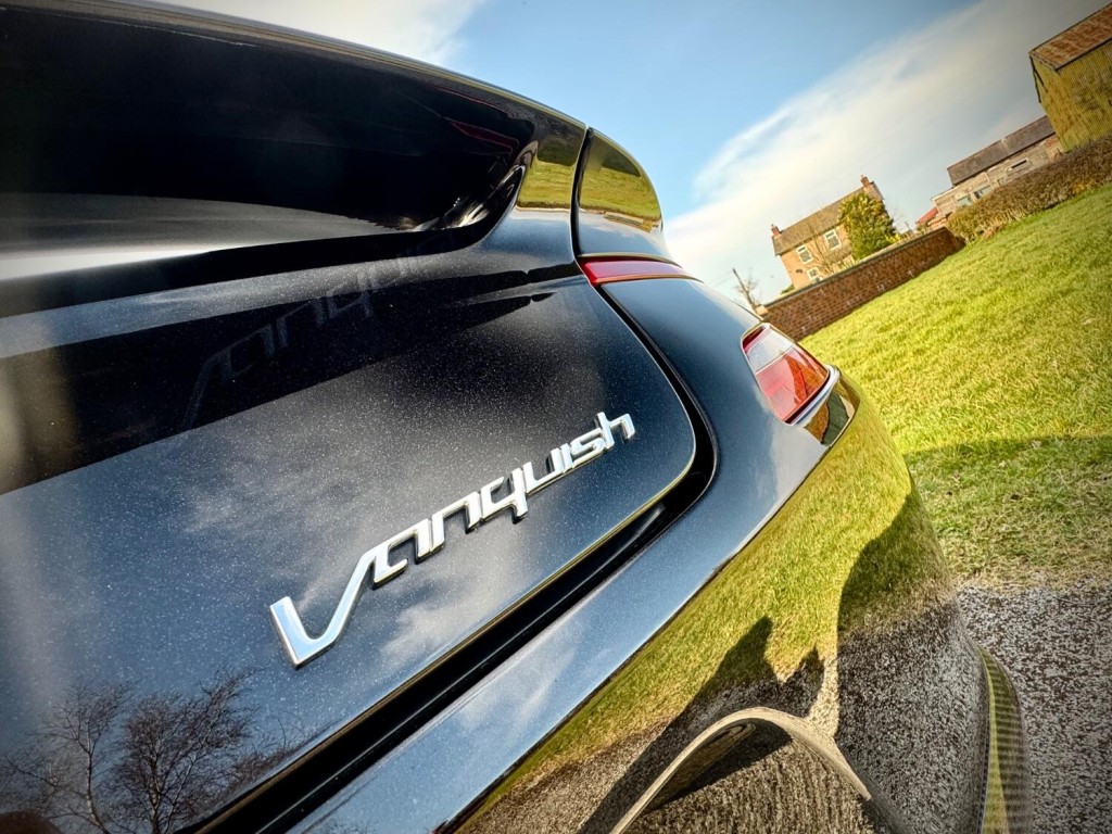 ASTON MARTIN VANQUISH