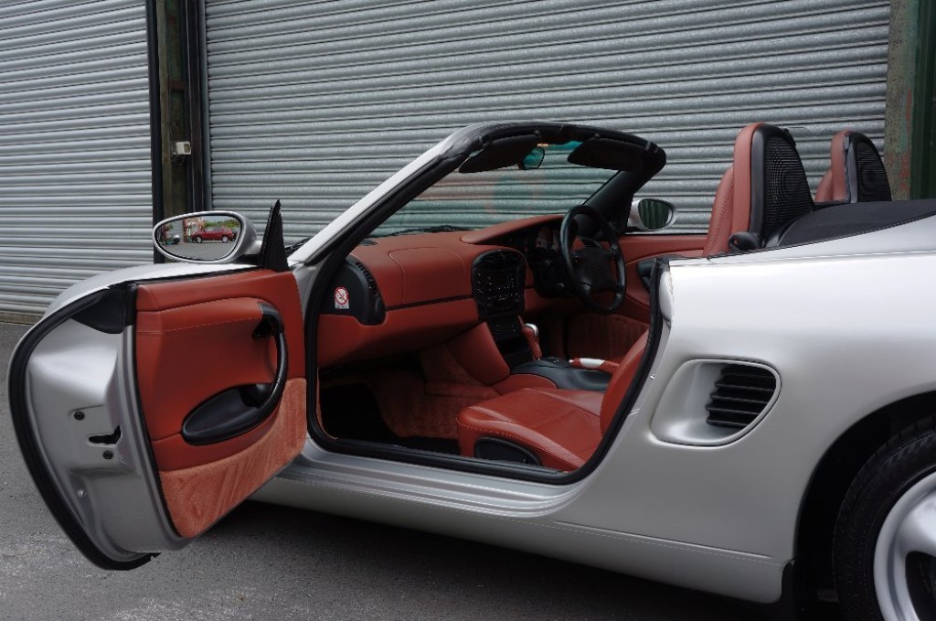 PORSCHE BOXSTER