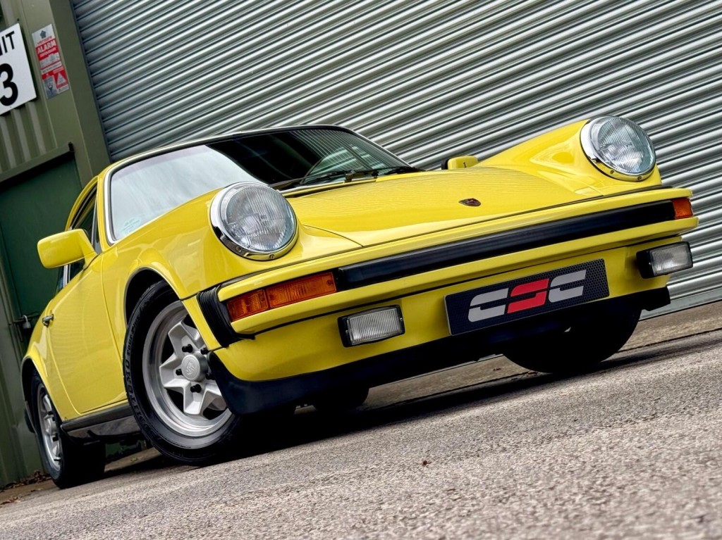 View PORSCHE 911 2.7 911S
