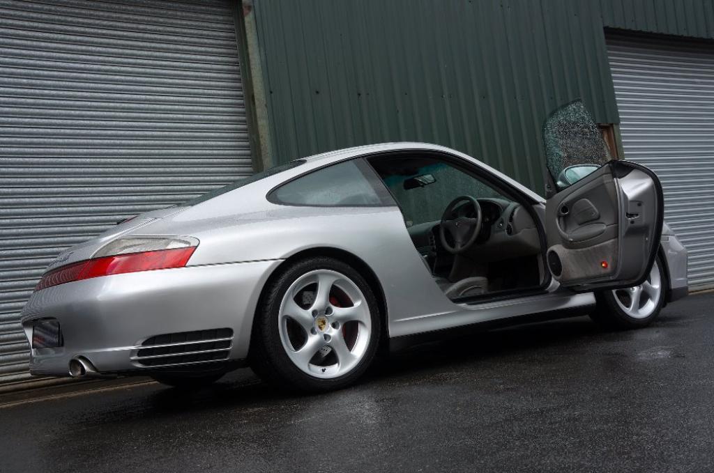 PORSCHE 911 MK 996