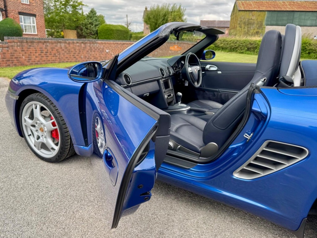 PORSCHE BOXSTER