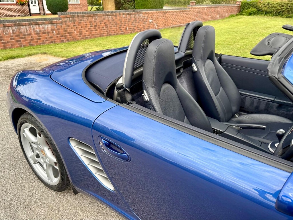 PORSCHE BOXSTER