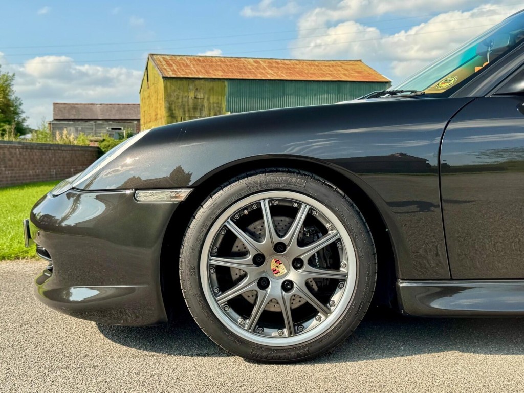 PORSCHE 911