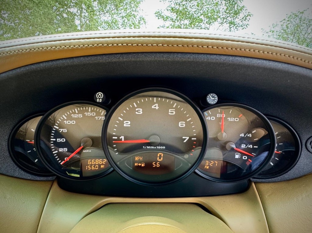 PORSCHE 911