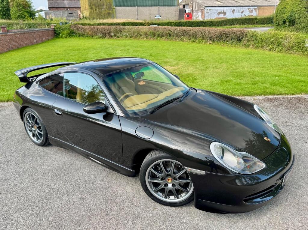 PORSCHE 911
