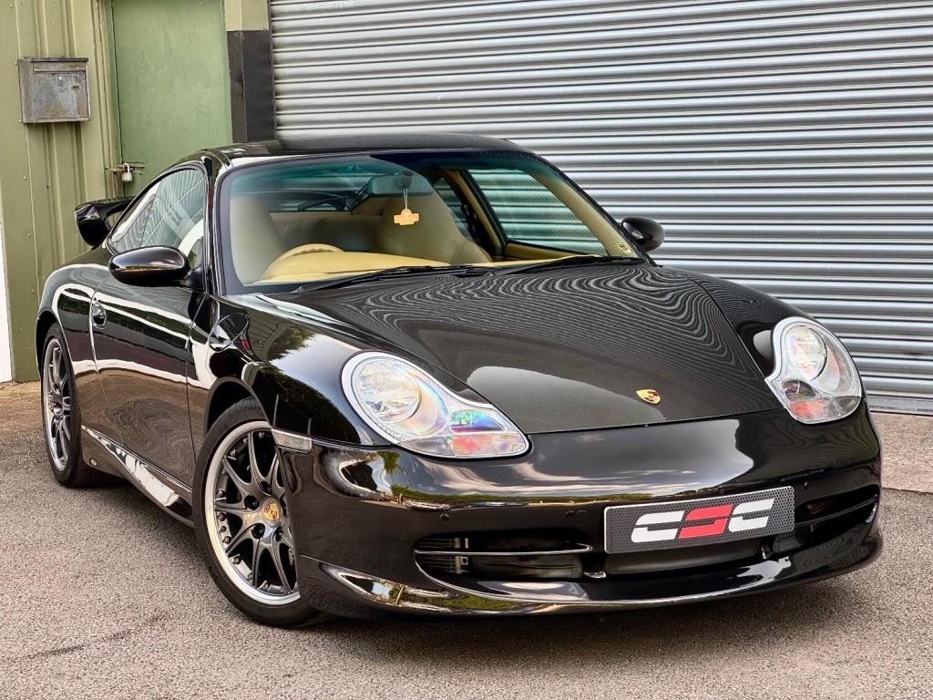 PORSCHE 911
