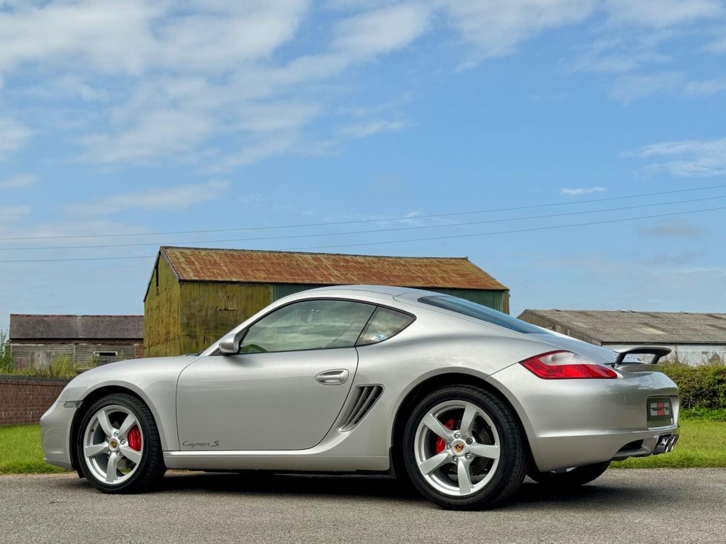 PORSCHE CAYMAN