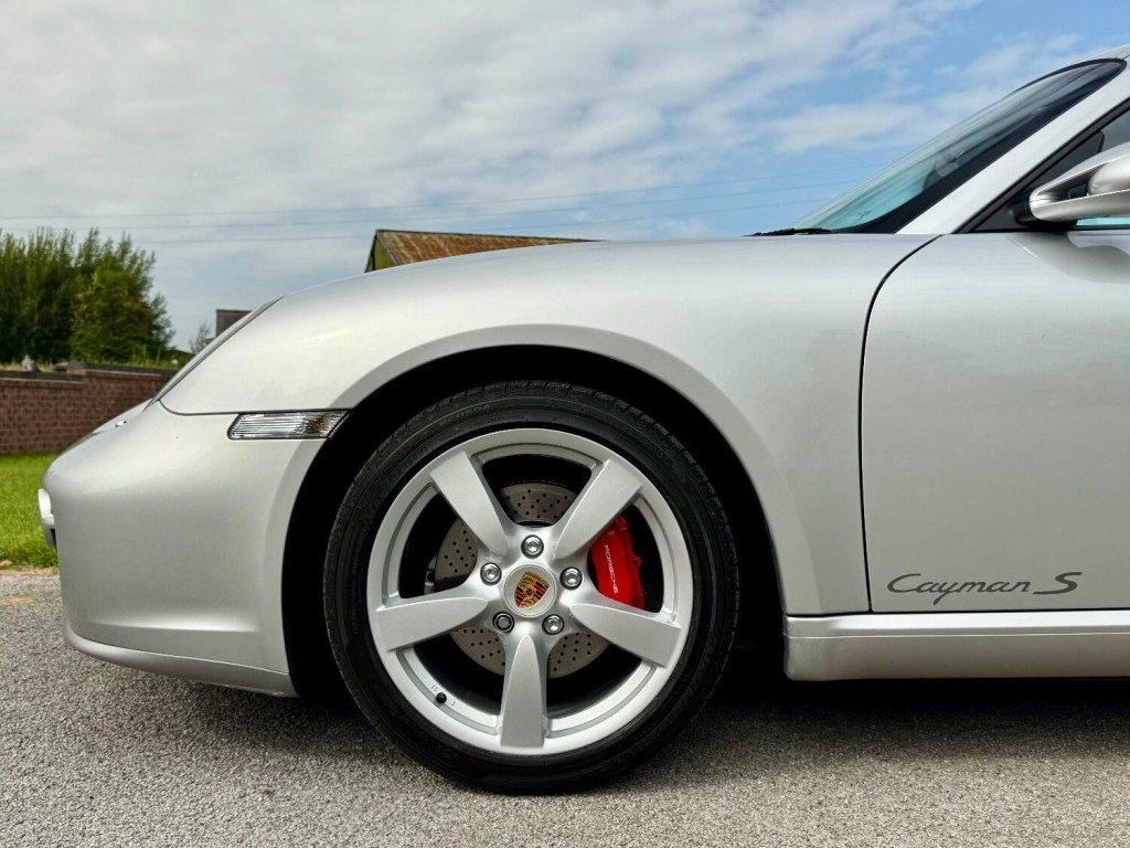 PORSCHE CAYMAN