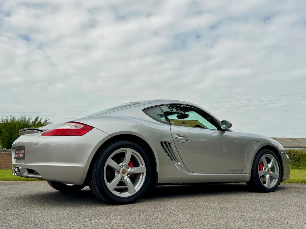 PORSCHE CAYMAN