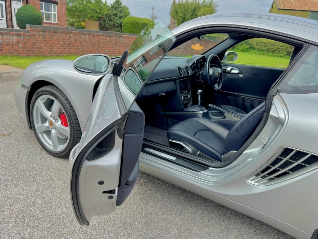 PORSCHE CAYMAN