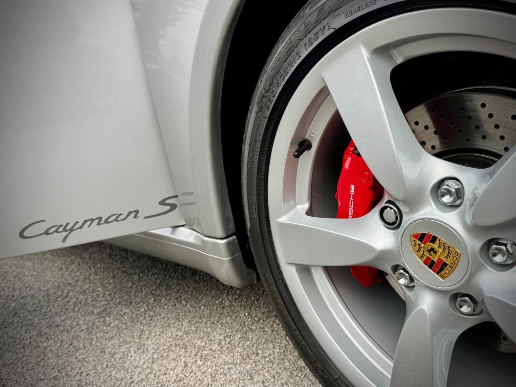 PORSCHE CAYMAN