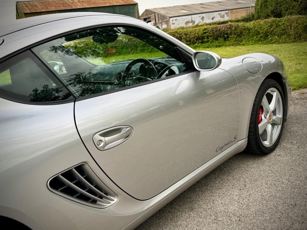 PORSCHE CAYMAN