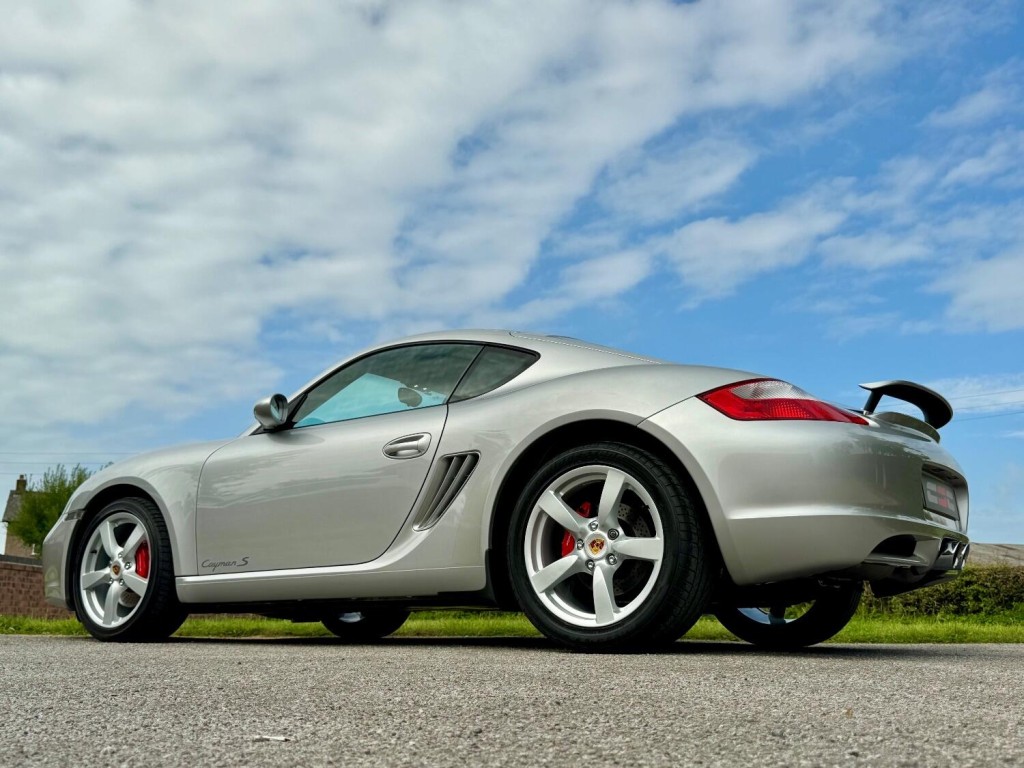 PORSCHE CAYMAN