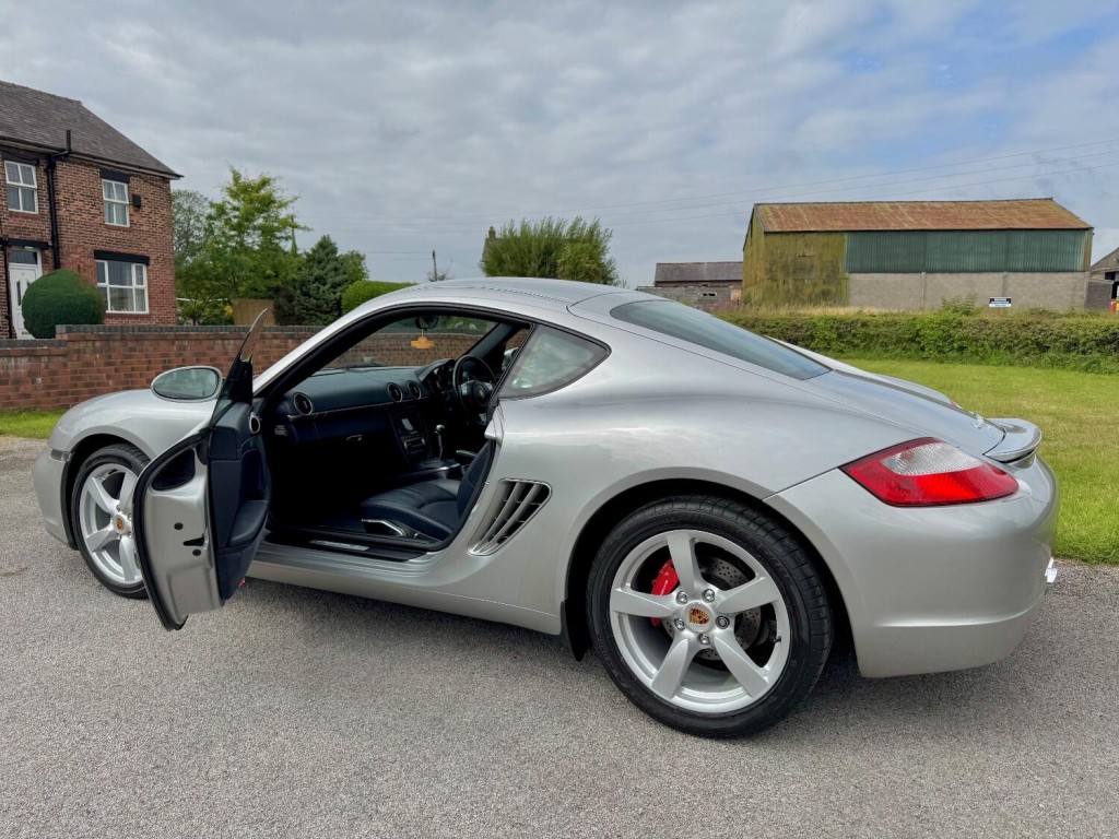 PORSCHE CAYMAN