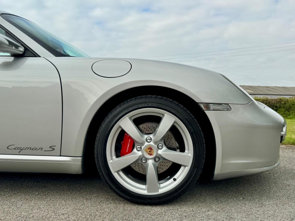 PORSCHE CAYMAN