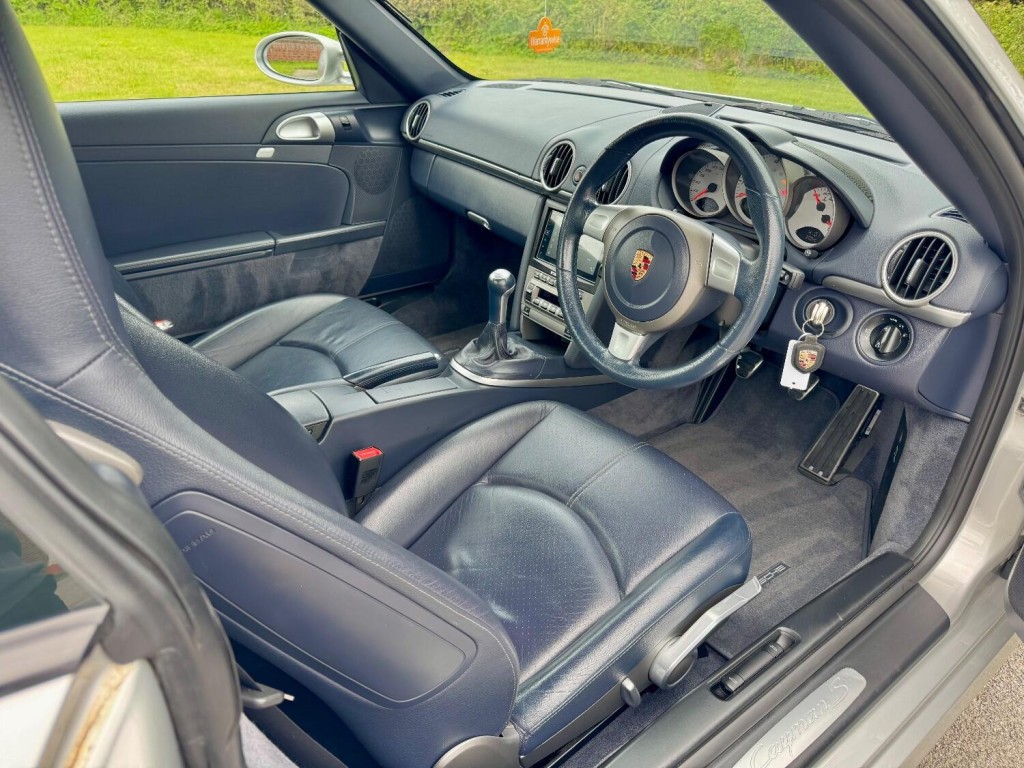 PORSCHE CAYMAN