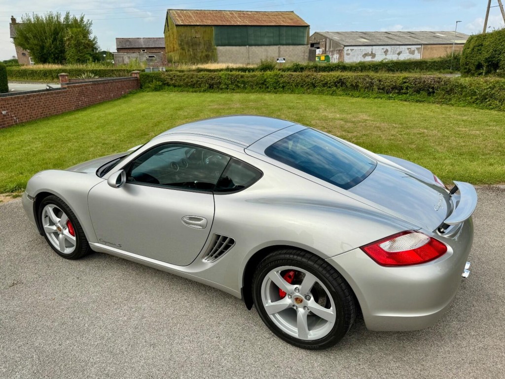 PORSCHE CAYMAN