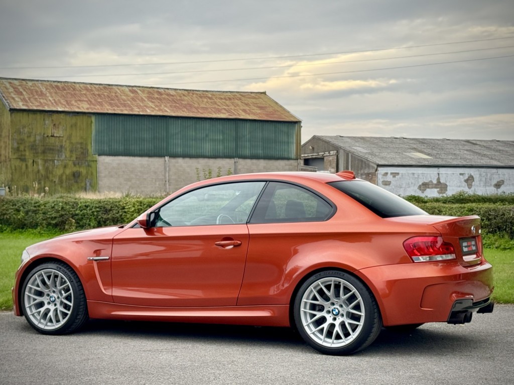 BMW 1 SERIES