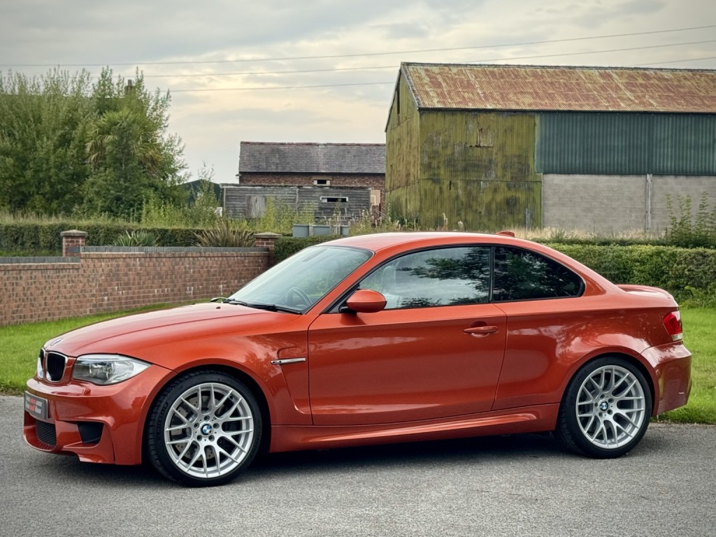 BMW 1 SERIES