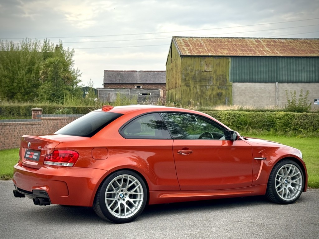 BMW 1 SERIES