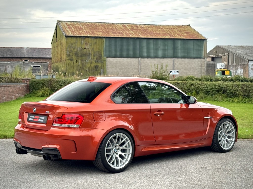 BMW 1 SERIES