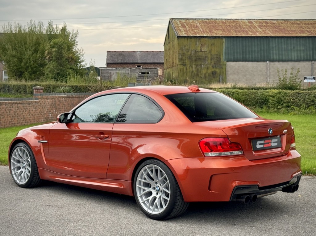 BMW 1 SERIES