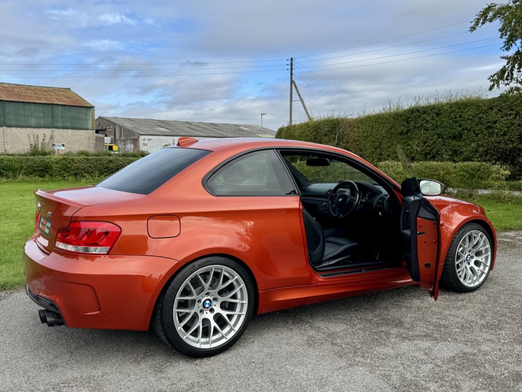 BMW 1 SERIES