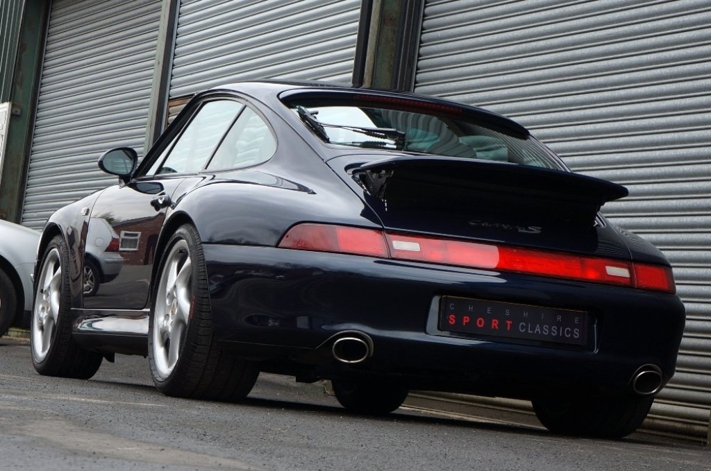 PORSCHE 911