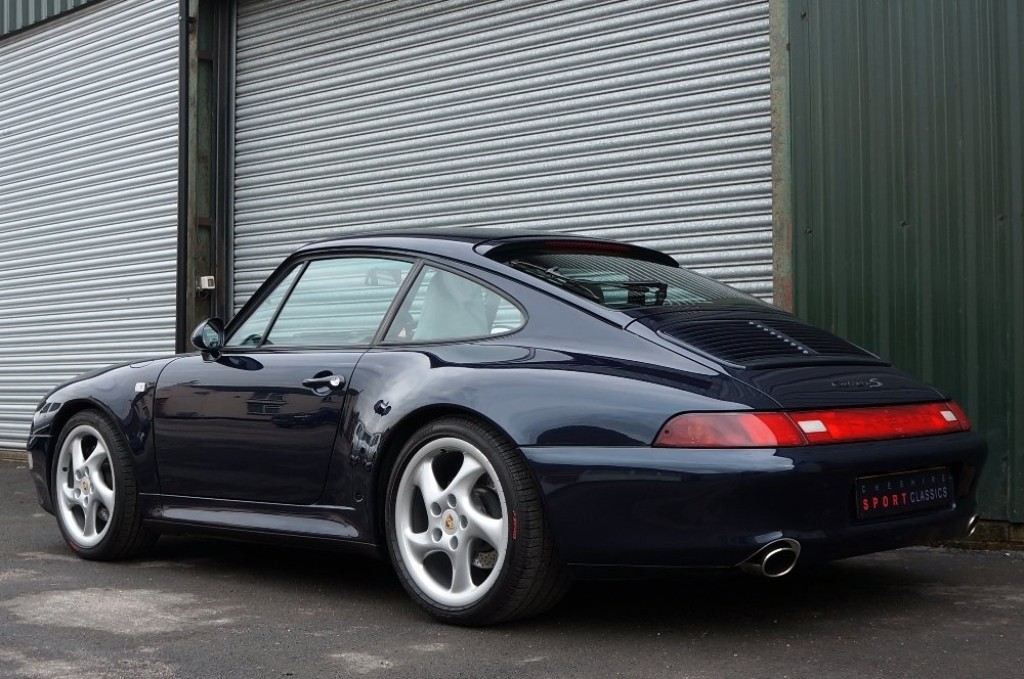 PORSCHE 911