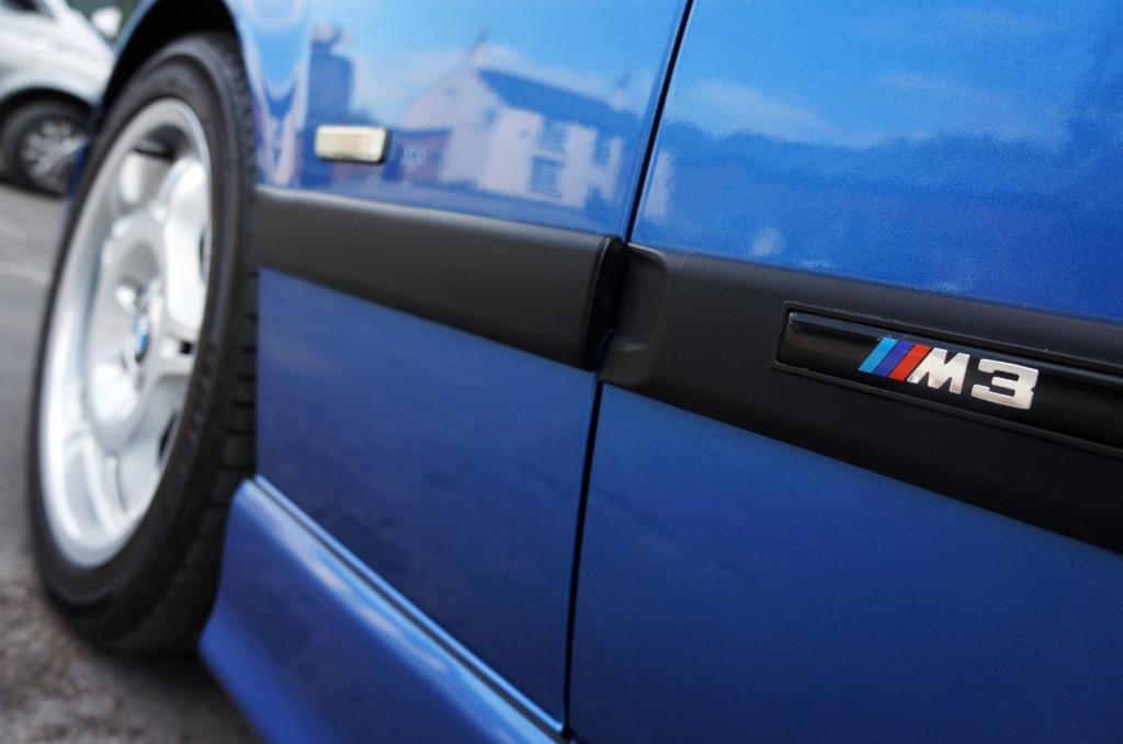 BMW 3 SERIES