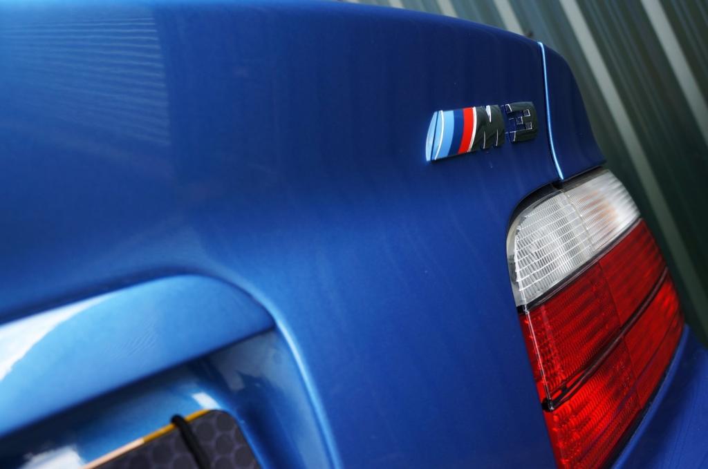BMW 3 SERIES