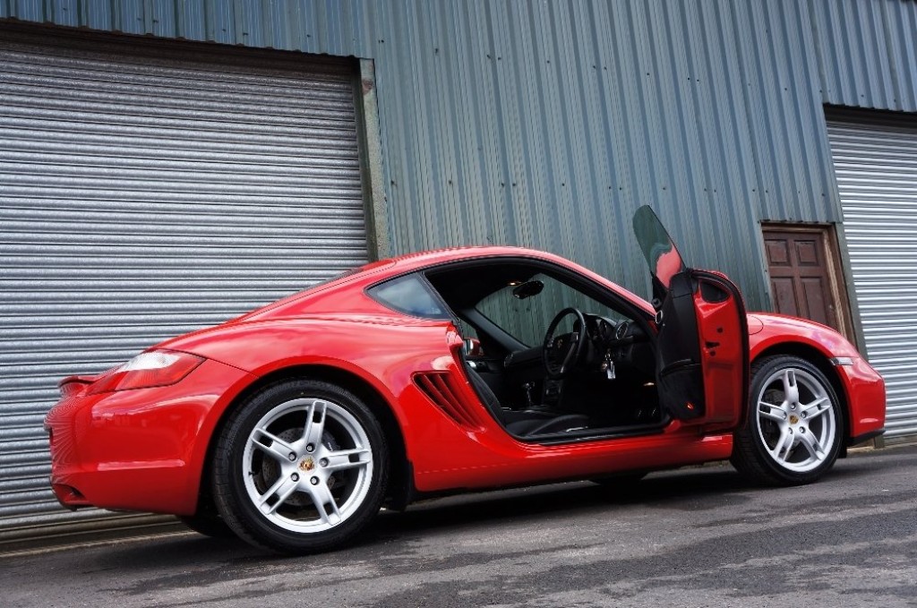 PORSCHE CAYMAN