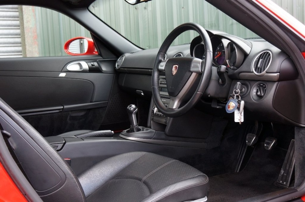 PORSCHE CAYMAN