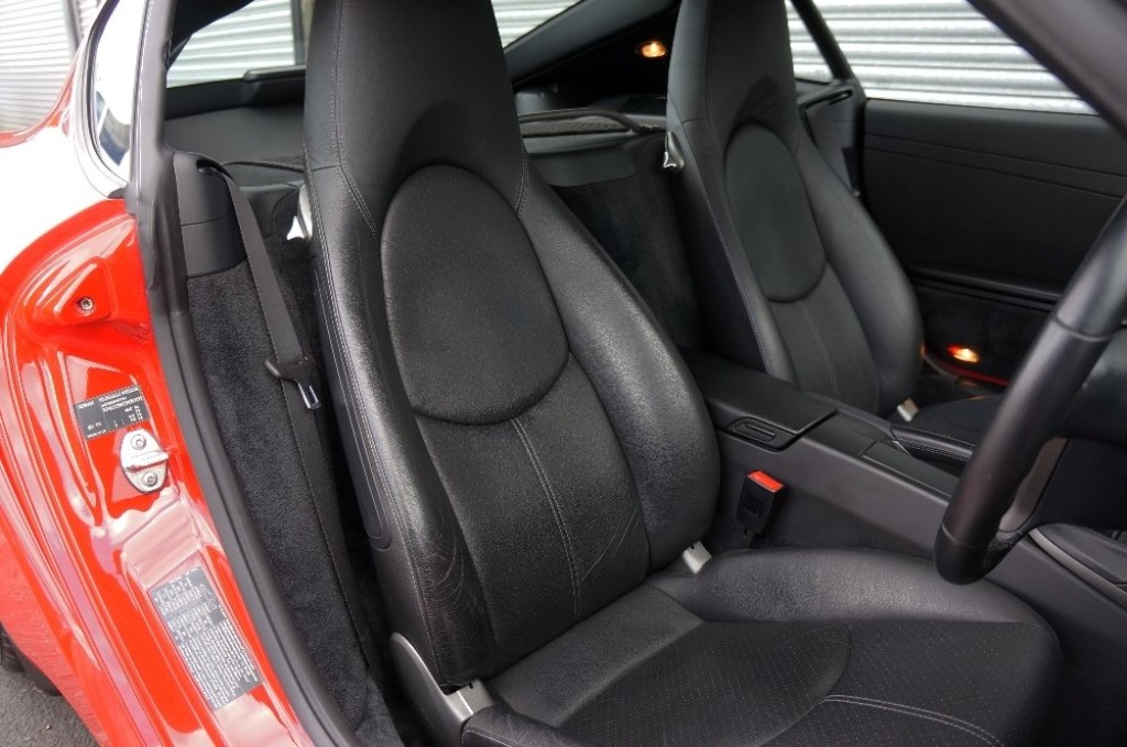 PORSCHE CAYMAN
