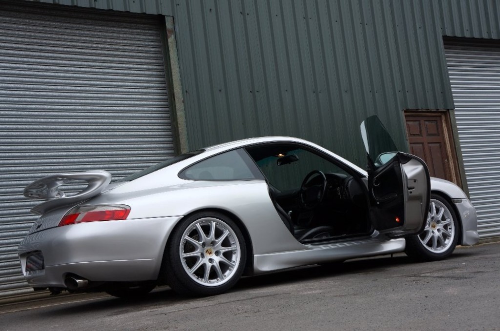 PORSCHE 911 MK 996