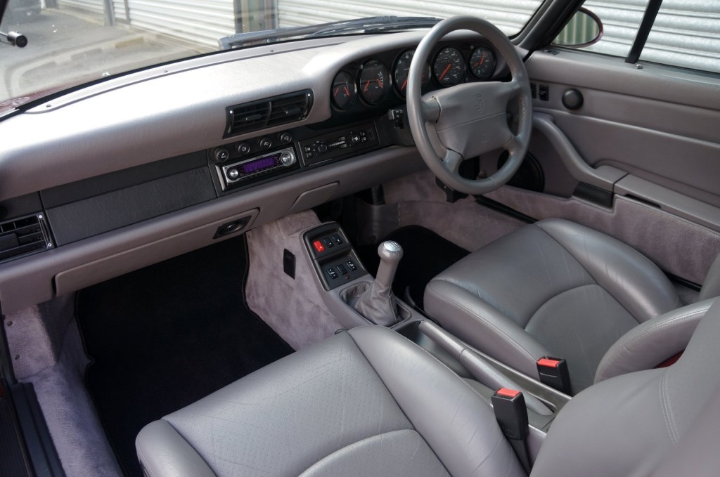 PORSCHE 911 CLASSIC